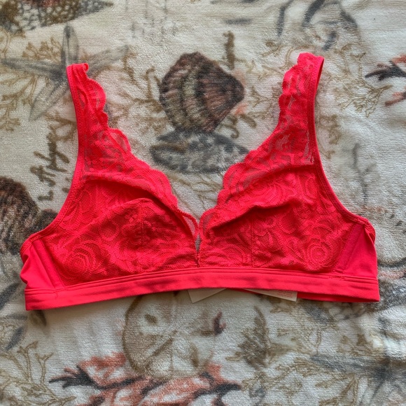 2 SM VS/Pink bralettes - Picture 2 of 7